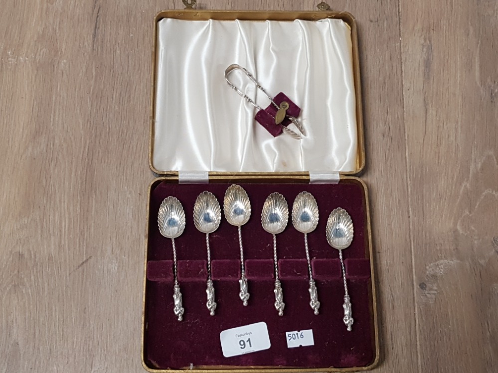 CASE BOX SOLID SILVER SHELL TEASPOONS AND SUGAR TONGS WITH TWISTED STEMS AND APOSTLE FINIALS