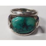 SILVER AND TURQUOISE RING, 12.5G GROSS SIZE K