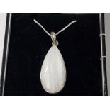 SILVER AND WHITE AGATE PEAR SHAPED PENDANT AND NECKLET