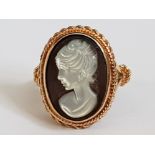 9CT YELLOW GOLD CAMEO RING, 6.4G SIZE L