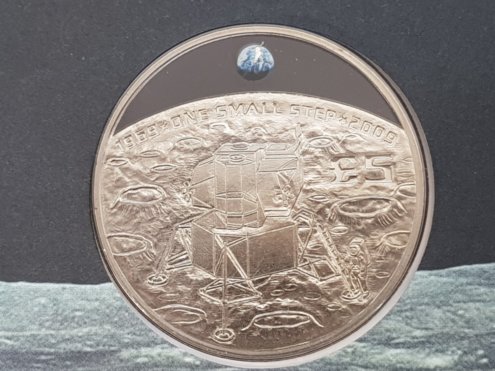 MOON LANDING COIN FIRST DAY COVER COMMEMORATING 40TH ANNIVERSARY, INCLUDING 5 POUND COIN - Image 2 of 3