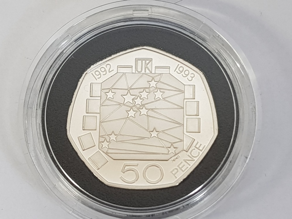 UK ROYAL MINT 1992 50P E C SILVER PROOF COIN IN CASE OF ISSUE WITH CERTIFICATE OF AUTHENTICITY - Image 2 of 3