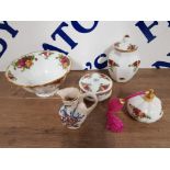 FOUR PIECES OF ROYAL ALBERT COUNTRY ROSES TO INCLUDE AN ATOMISER TOGETHER WITH MASON'S CATHAY JUG