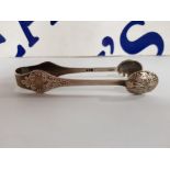 A PAIR OF GEORGE V SILVER SUGAR TONGS BY WAKELY AND WHEELER LONDON 1913 39.6G