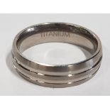 GENTS STYLISH TITANIUM BAND RING, SIZE Z