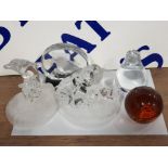 5 GLASS ITEMS, PAPERWEIGHTS AND ORNAMENTS