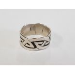 SILVER CELTIC STYLE BAND SIZE W 1/2 8.6G