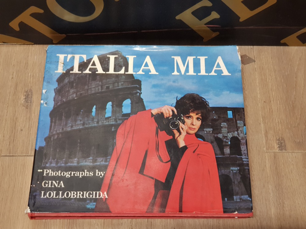 GINA LOLLOBRIGIDA SIGNED 1973 ITALIA MIA HARDBACK BOOK
