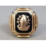 VINTAGE 1945 - 10CT GOLD AMERICAN COLLEGE/FRATERNITY SIGNET RING, SIZE F1/2, 4.8G