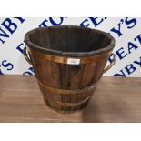 MID 20TH CENTURY OAK AND BRASS COOPERED LOG BUCKET WITH TWIN HANDLES 37 X 38CM