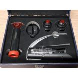 WELL PRESENTED MODERN CORKSCREW SET, COMPLETE IN ORIGINAL BOX