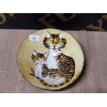A CHELSEA POTTERY CIRCULAR SHALLOW DISH WITH CAT AND KITTEN DECORATION PROBABLY BY JOYCE MORGAN