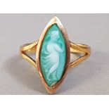 ANTIQUE VICTORIAN 1886 22CT GOLD RING SET WITH DANCING MUSE GREEN CAMEO STON, SIZE O, 3.8G