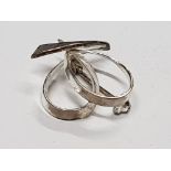 SILVER RIBBON DESIGN BROOCH 4.9 GRAMS