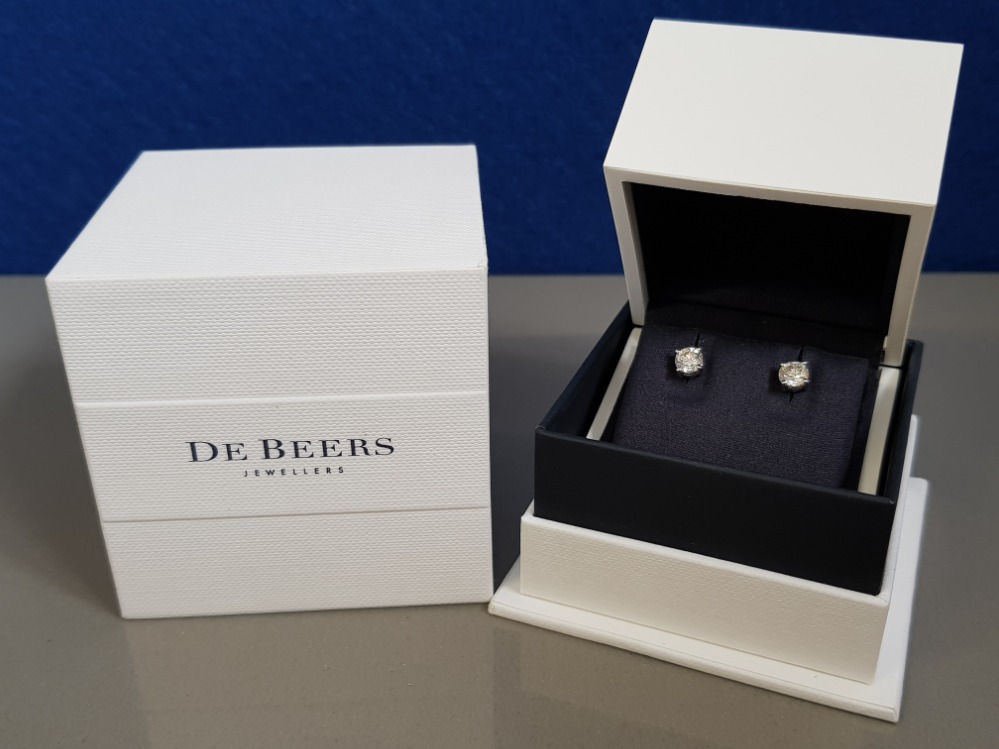 DE BEERS DIAMOND STUD EARRINGS, 1 CARAT TOTAL WEIGHT SET IN 18CT WHITE GOLD, IN ORIGINAL BOX