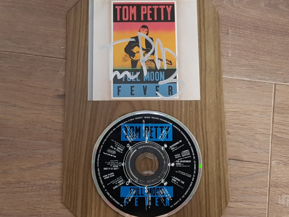 TOM PETTY 1950-2017 SIGNED FULL MOON FEVER INLAY, WITH CD ON BOARD, SUPPLIED WITH CERTIFICATE OF - Image 2 of 3