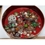 BOX CONTAINING ASSORTED COSTUME JEWELLERY