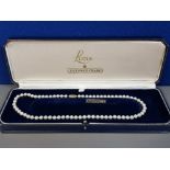 CULTURED PEARL NECKLACE WITH 18CT YELLOW GOLD FITTINGS, 21.3G