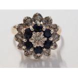 9CT YELLOW GOLD DIAMOND AND SAPPHIRE CLUSTER RING, 4.7G SIZE O
