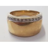 9CT YELLOW GOLD BAND WITH STONED EDGE, 4.5G SIZE O