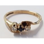 9CT YELLOW GOLD DIAMOND AND SAPPHIRE THREE STONE RING, 1.9G SIZE M1/2