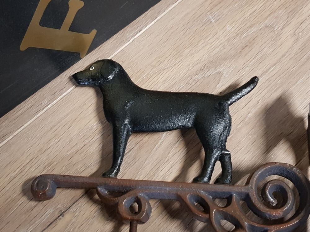 CAST METAL OUTDOOR BELL WITH BLACK LABRADOR DECORATION - Image 2 of 3