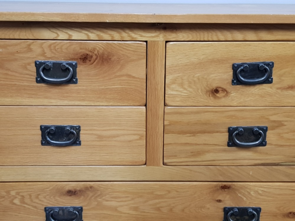 LIGHT OAK 7 DRAWER CHEST OF DRAWERS - Image 2 of 3