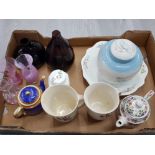 12 MIXED ITEMS OF GLASS AND CERAMICS INCLUDING CAITHNESS GLASS X3, VILLEROY AND BOCH X2, MALING X2,