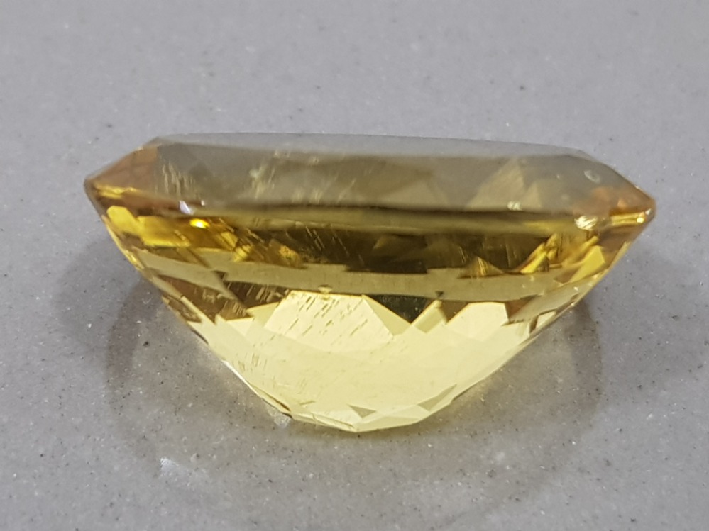 A LARGE GOLDEN YELLOW ANDESINE 20.86CT - Image 2 of 3