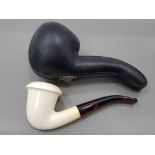 A 20TH CENTURY MEERSHAUM PIPE IN ORIGINAL LEATHER BOUND CASE