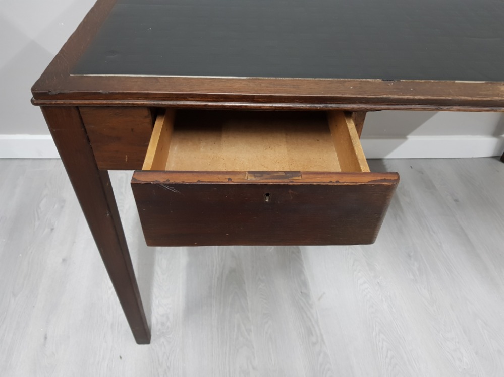 AN OAK DESK WITH LATER INSET TOP 137 X 75 X 76CM - Image 3 of 3