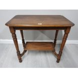AN EDWARDIAN OAK OCCASIONAL TABLE WITH UNDER TIER 76.5 X 70 X 45.5CM