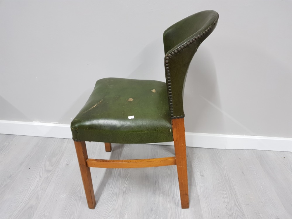 A GREEN LEATHER EFFECT CHAIR ON BEECH FRAME WITH STUD DECORATION - Image 2 of 4