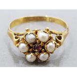 A VICTORIAN 15CT YELLOW GOLD PEARL AND AMETHYST CLUSTER RING SIZE N 1/2 1.7G GROSS