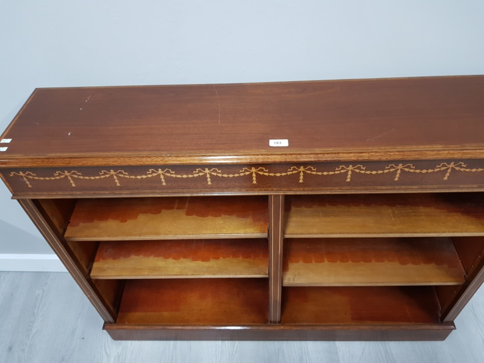 AN INLAID MAHOGANY OPEN BOOKCASE 123 X 93 X 27.5CM - Image 3 of 3