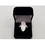 SILVER 2 COLOUR MOTHER OF PEARL RING, 7.1G GROSS