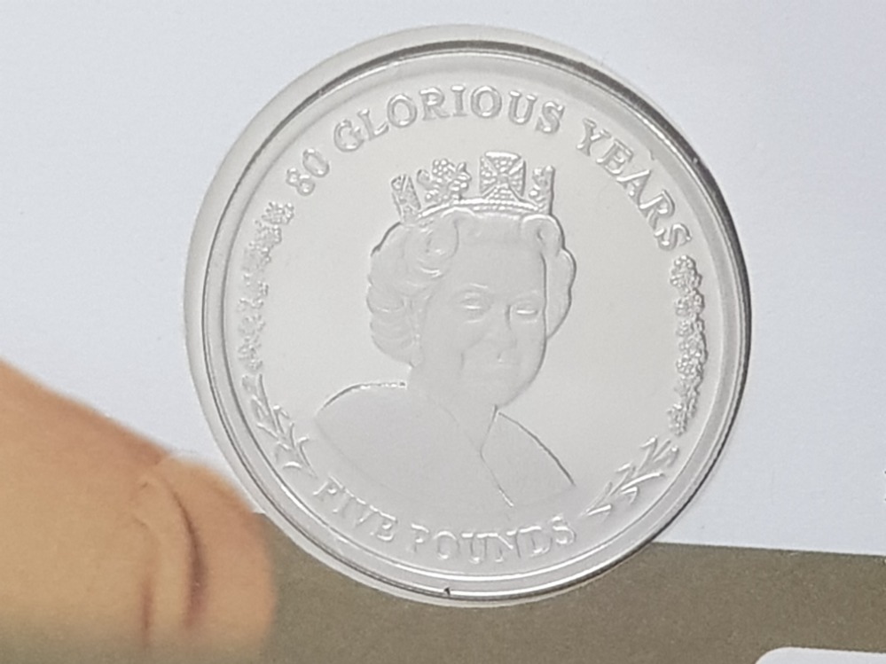 SILVER 2006 5 POUNDS COIN FROM GIBRALTAR, ON QUEENS 80TH FIRST DAY COVERS - Image 2 of 3