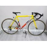 A GENTS RALEIGH AVEO LIGHTWEIGHT CRO-MO FRAME RACING BIKE