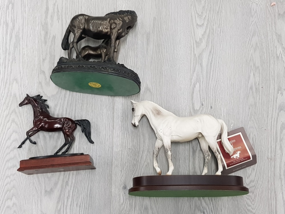 THREE HORSE GROUPS BY DIFFERENT MAKERS DESERT ORCHID BY FRANKLIN MINT HORSE AND FOAL BY REGENCY FINE - Image 2 of 2