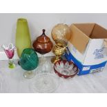 SELECTION OF GLASS BOWLS AND VASES ALSO INCLUDES VINTAGE BRASS OIL LAMP COMPLETE WITH GLASS GLOBE