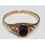 A 9CT YELLOW GOLD AND BLUE JOHN STONE RING SIZE O 1.1G GROSS