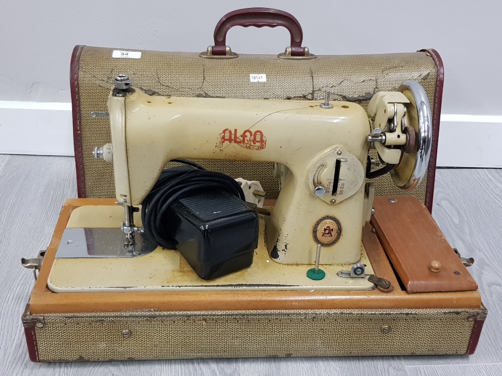 VINTAGE ALFA DELUXE SEWING MACHINE IN CARRY CASE