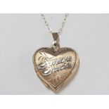 9CT GOLD HEART SHAPE LOCKET AND CHAIN, 2G