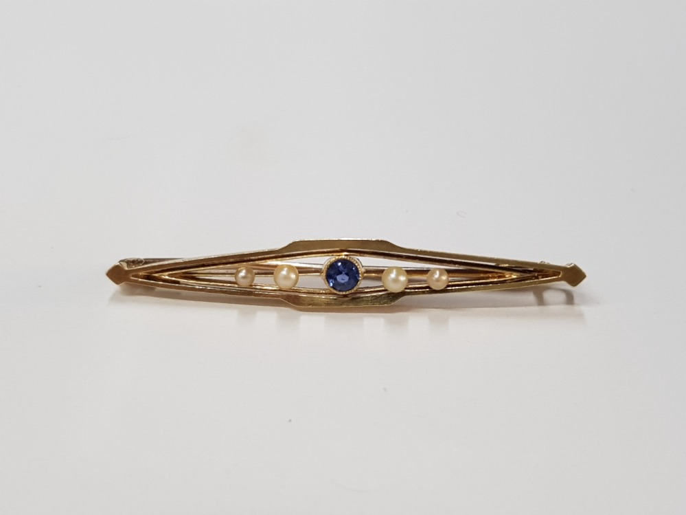 15CT YELLOW GOLD SAPPHIRE AND PEARL BROOCH