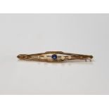 15CT YELLOW GOLD SAPPHIRE AND PEARL BROOCH