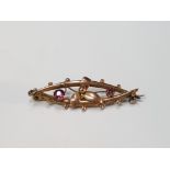 9CT YELLOW GOLD PINK STONE BROOCH 1.3G GROSS