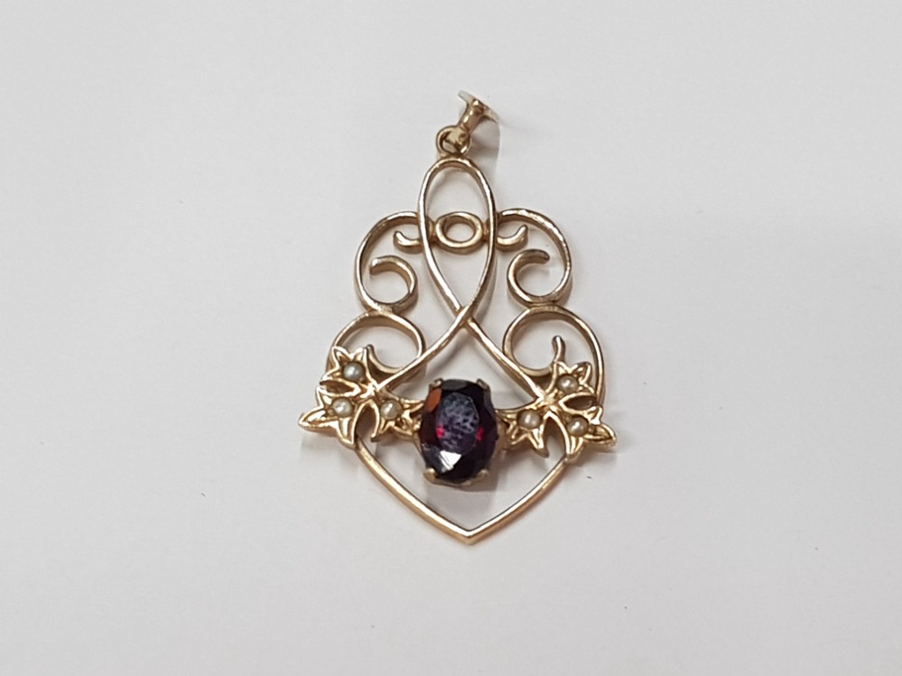 9CT YELLOW GOLD GARNET AND PEARL PENDANT GROSS 2.2G