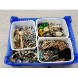 A BOX OF MISCELLANEOUS COSTUME JEWELLERY