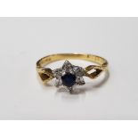 18CT YELLOW GOLD SAPPHIRE AND DIAMOND CLUSTER RING SIZE M 2.5G GROSS