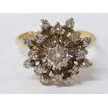 18CT YELLOW GOLD DIAMOND CLUSTER RING, 3.3G GROSS SIZE K